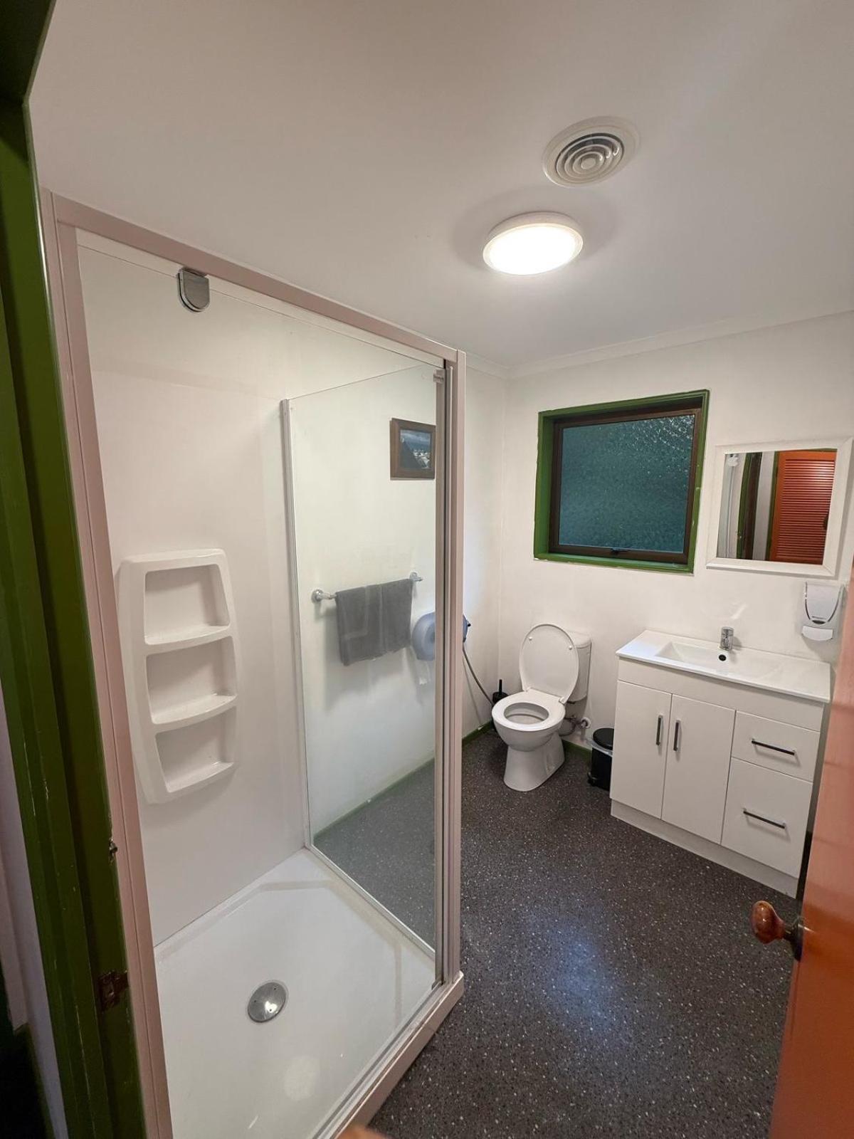 The Whistling Frog Resort Chaslands Buitenkant foto