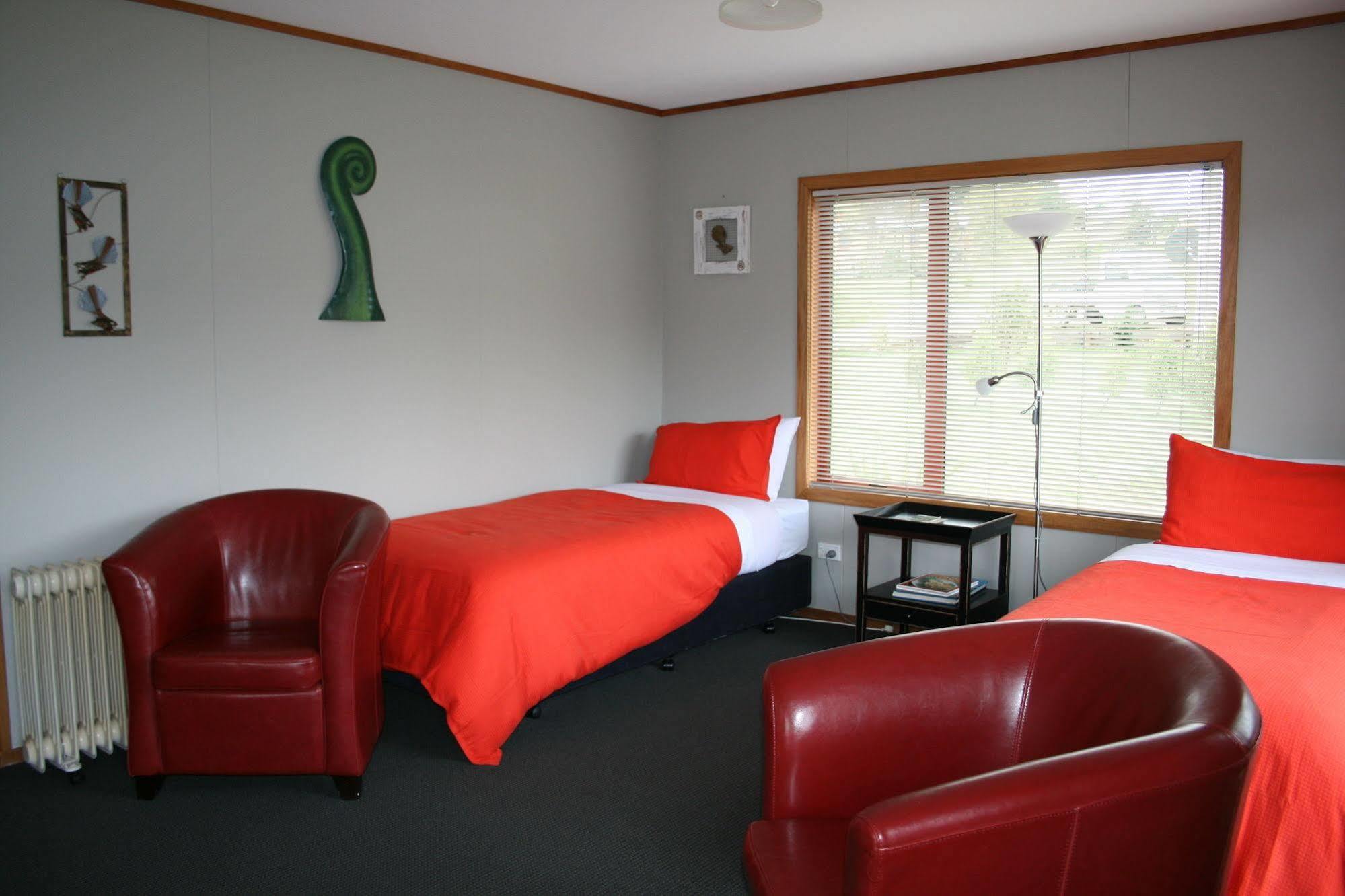 The Whistling Frog Resort Chaslands Buitenkant foto