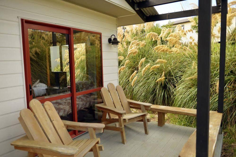 The Whistling Frog Resort Chaslands Buitenkant foto