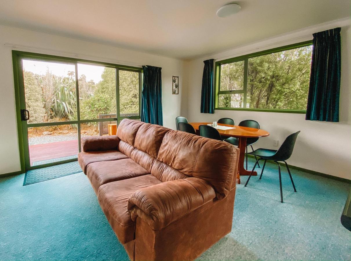 The Whistling Frog Resort Chaslands Buitenkant foto