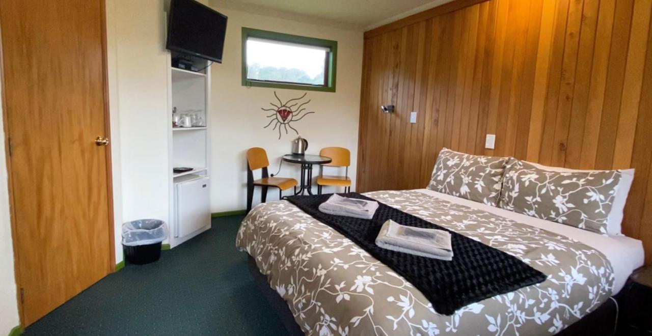 The Whistling Frog Resort Chaslands Buitenkant foto